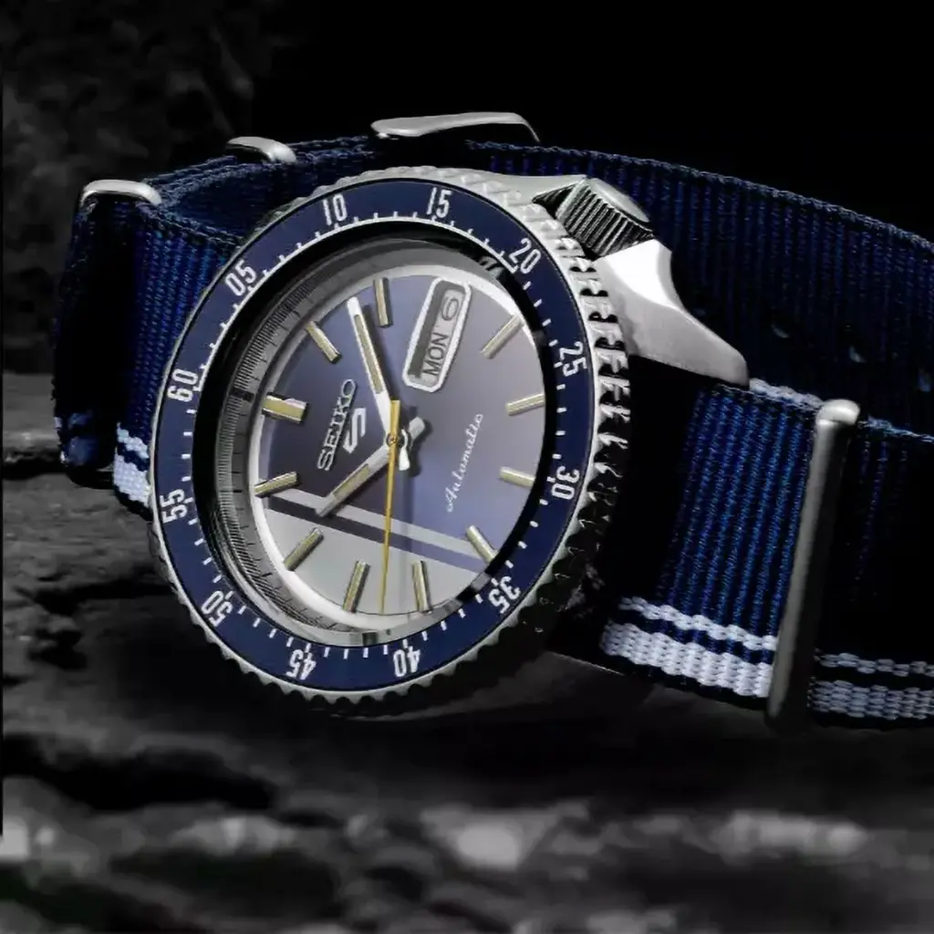 SEIKO 5 WATCH NATO STRAP SRPK69