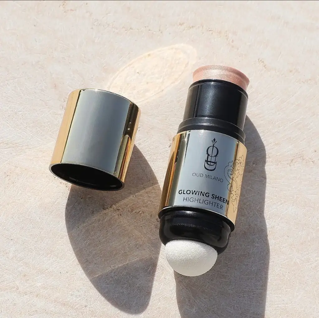 OUD MILANO GLOWING SHEEN HIGLIGHTER