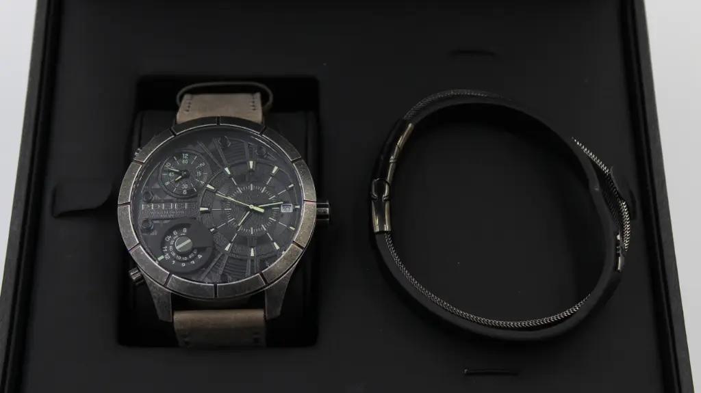 POLICE MENS BRACELET+WATCH SET PEJL2506030SET 