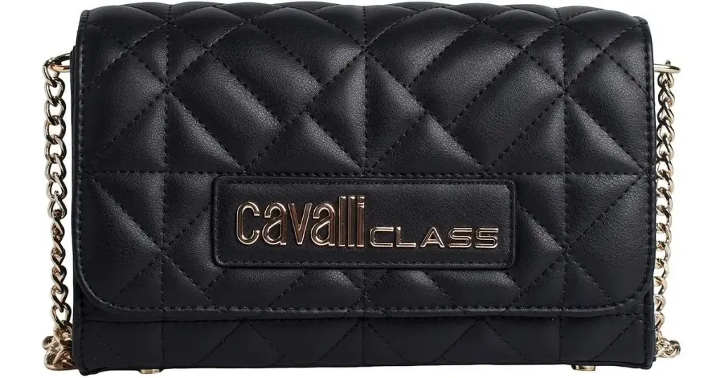 حقيبة CAVALLI CLASS سوداء بحزام سلسلة ذهبي اللون وشعار جريء