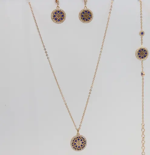 [0001] CERRUTI ACCESSORIES SET NKL+EARNG+ BRACELET SQUARE SWRVSKI STNES/PR 0001
