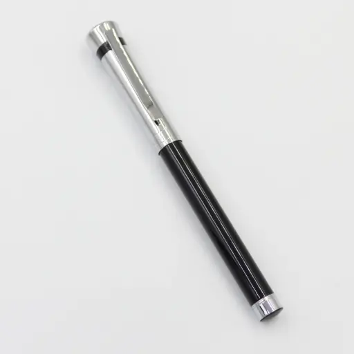 [NR0052] NINA RICCI PEN NR0052