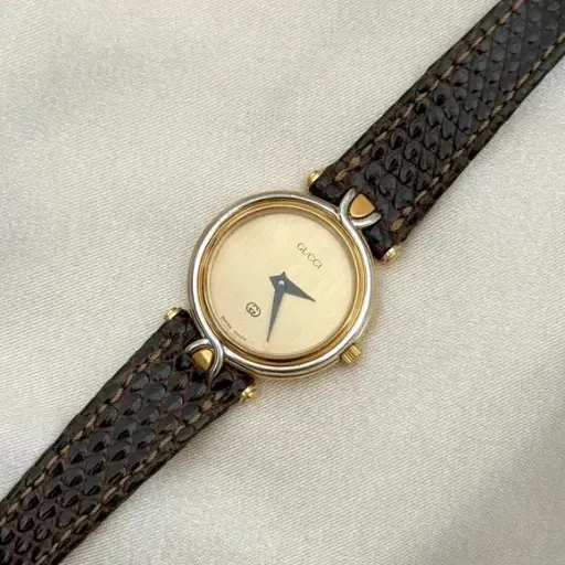 GUCCI VINTAGE BLACK LEATHER WATCH
